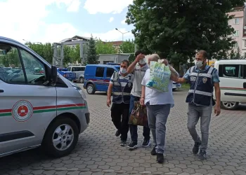 Bursa’da 29 ayrı suçtan aranan 2 kişi yakalanarak tutuklandı