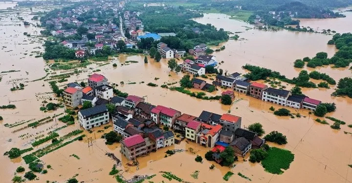 Çin’de sel felaketi: 12 ölü