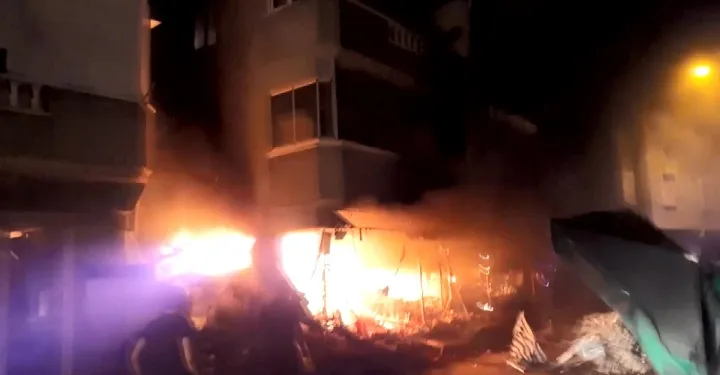 Bursa’da çiçekçide yangın!
