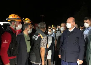 İçişleri Bakanı, sel bölgesinde incelemelerde bulundu