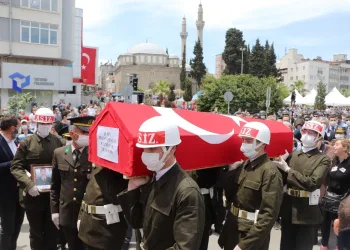 İdli̇b şehi̇di̇ gözyaşlarıyla uğurlandı