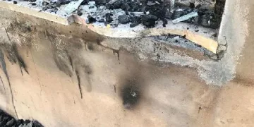 Iğdır’da yıldırım düşen ev yandı