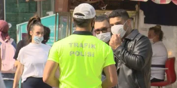 Maske takmayana 900 lira ceza