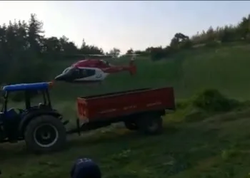 Traktör kazasında yaralandı, imdadına heli̇kopter ambulans yeti̇şti̇