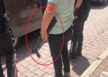 Bursa’da pompalı tüfek şoku! Çantasından çıkardı…