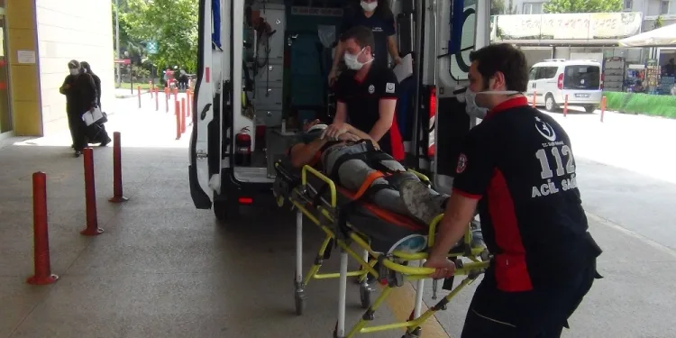 Bursa’da inşaat işçisinin başına kalıp tahtası düştü!