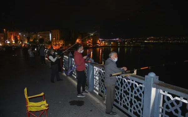 İstanbul’da normalleşme takvimiyle birlikte balık tutmaya koştular