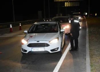 İzmir’de 1036 kişiye idari para cezası uygulandı