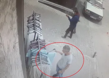 Bursa’da çaldıkları 1200 liralık perdeleri 100 liraya sattılar