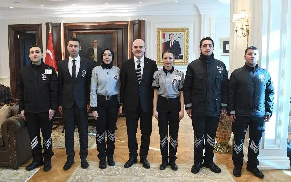 Kamudaki özel güvenliklere tek tip üniforma