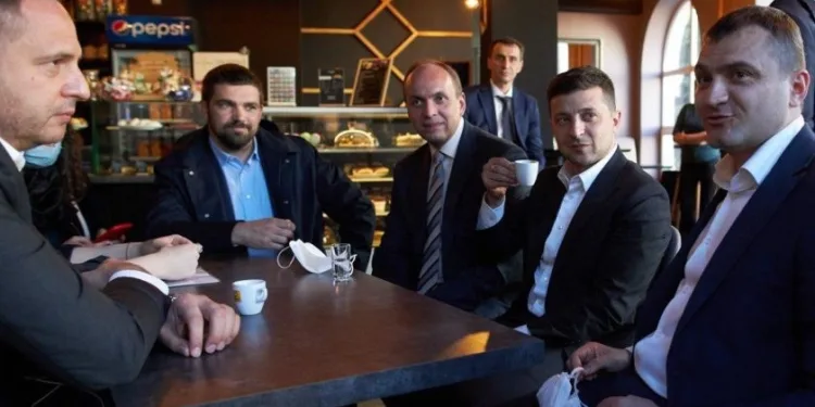 Karantina kuralını ihlal eden Ukrayna Devlet Başkanı’na tepki