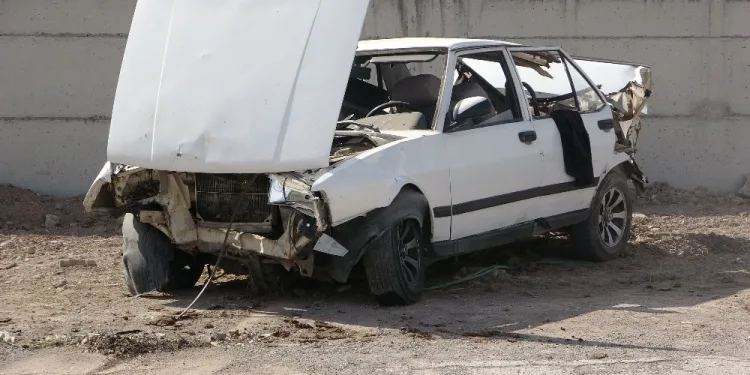 Kayseri̇de Trafi̇k Kazası: 2 Yaralı
