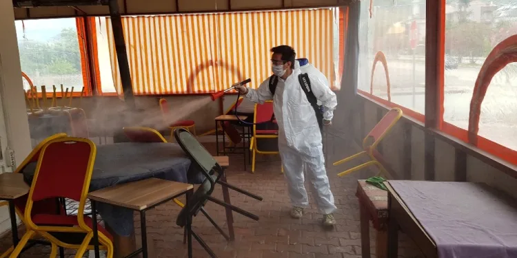 Kemerde Kahvehaneler Dezenfekte Edi̇li̇yor