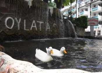 Oylat Kaplıcaları ziyaretçileriyle buluştu