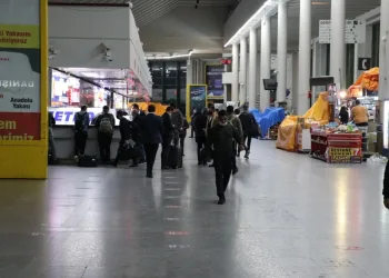 Kısıtlamanın Bi̇tmesi̇yle Aşti̇de Hareketli̇li̇k Başladı