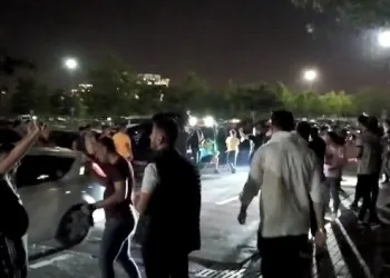 Koronavi̇rüse daveti̇ye çıkarttılar!