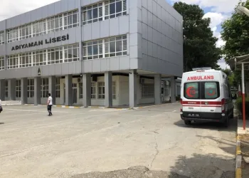 Koronavirüslü öğrenciler ayrı okulda sınava girdi