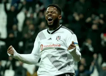 Jeremain Lens: Seyircisiz Galatasaray maçı, derbi hissiyatında geçmedi
