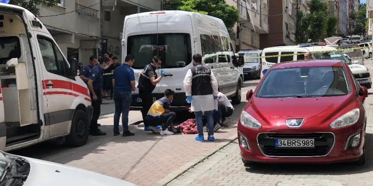 3 yaşındaki çocuk, minibüsün altında kalarak can verdi