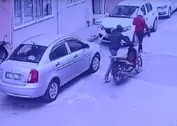 Bursa’da güpegündüz motosikleti böyle çaldılar