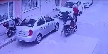 Bursa’da güpegündüz motosikleti böyle çaldılar