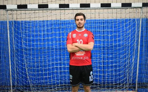 Nilüfer Belediyespor’da 5 imza