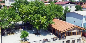 Ni̇lüfer Gökçeköy yeni meydan ve kahvehaneye kavuştu