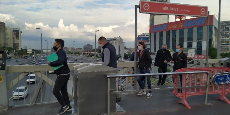 Normalleşme Sabahında İstanbulda Hareketli̇li̇k Başladı