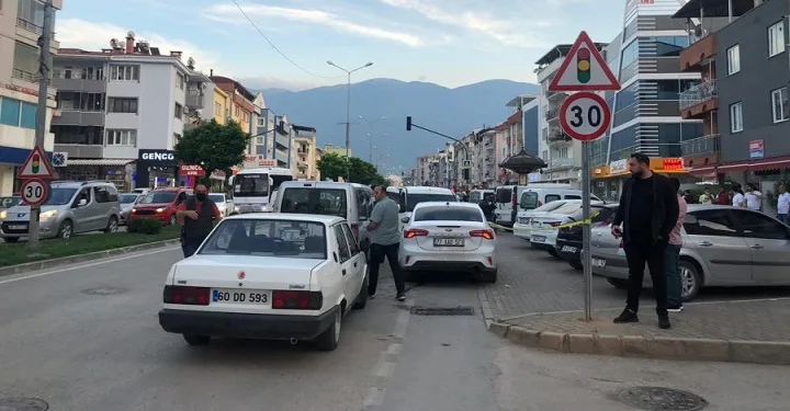 Bursa’da alacaklı oldukları adamı kaçırmaya çalıştılar!