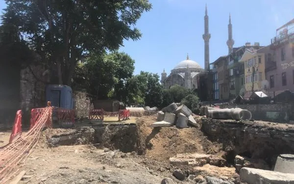 Ortaköy’deki İSKİ kazısında tarihi kalıntılar bulundu