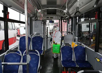 Karantinaya uymayan otobüs şoförü 12 kişiye virüs bulaştırdı
