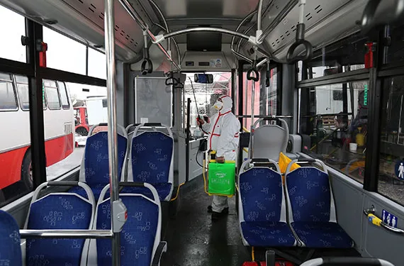 Karantinaya uymayan otobüs şoförü 12 kişiye virüs bulaştırdı