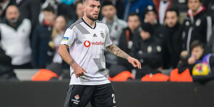 Beşiktaş’ta Rebocho ile yollar ayrıldı