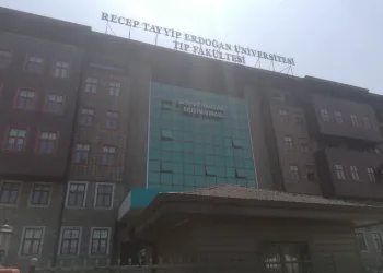 Ri̇ze’de üniversiteyi karıştıran mobbing iddiası