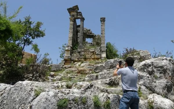 Roma zenginlerinin anıt mezarları zamana direniyor