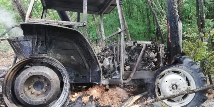 Bursa’da seyir halindeki traktör küle döndü