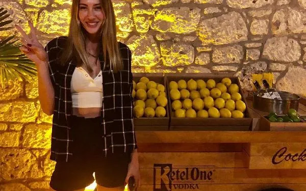 Şeyma Subaşı Alaçatı gecelerinde