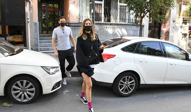 Demet Akalın sorusuna yeni dövmesini gösterdi!