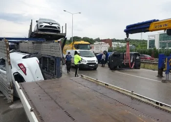 Bursa’da sıfır otomobiller hurdaya döndü
