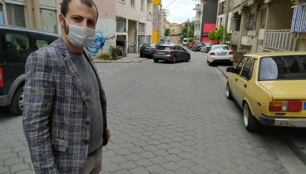 Sokak Üzeri̇ndeki̇ Araçları Böyle Tekmeledi̇ler