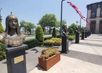 Ordu’da 2 büst daha meydandan kaldırıldı