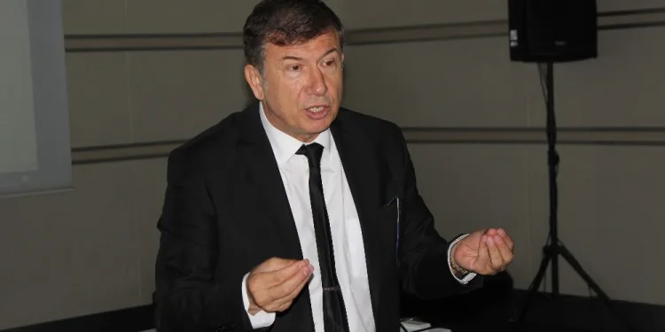 Tanju Çolak: “Futbolcuların para aşkı daha büyük”