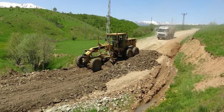 Terör Nedeni̇yle Hasret Kaldıkları Köyleri̇ne 27 Yıl Sonra Kavuştular