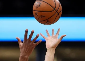 NBA’de 16 oyuncuda virüs çıktı