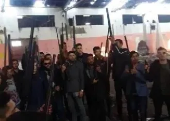 Ellerinde tüfeklerle video çeken 20 kişi gözaltına alındı