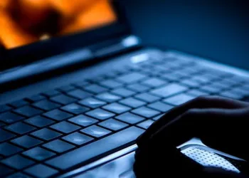 Online sınavda porno izlediği iddia edildi! Kendini savundu…