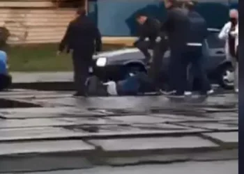 Yolculara maske tak uyarısı yaptı, dayak yedi!