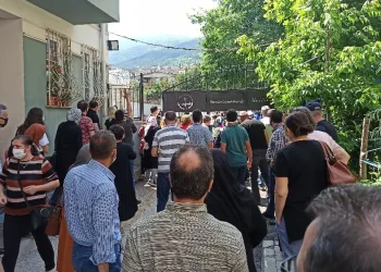 Veli̇ler sosyal mesafeden sınıfta kaldı…