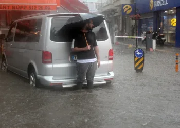 Yalova sele tesli̇m oldu