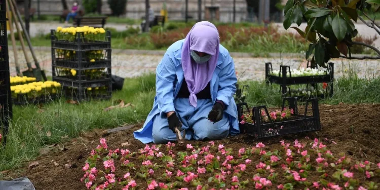 Yeni̇ normalde Osmangazi̇’de park ve bahçeler tertemi̇z